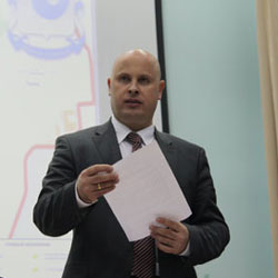 Встреча главы управы Р.Ю. Балдуева и представителей управляющих компаний с жителями района. 