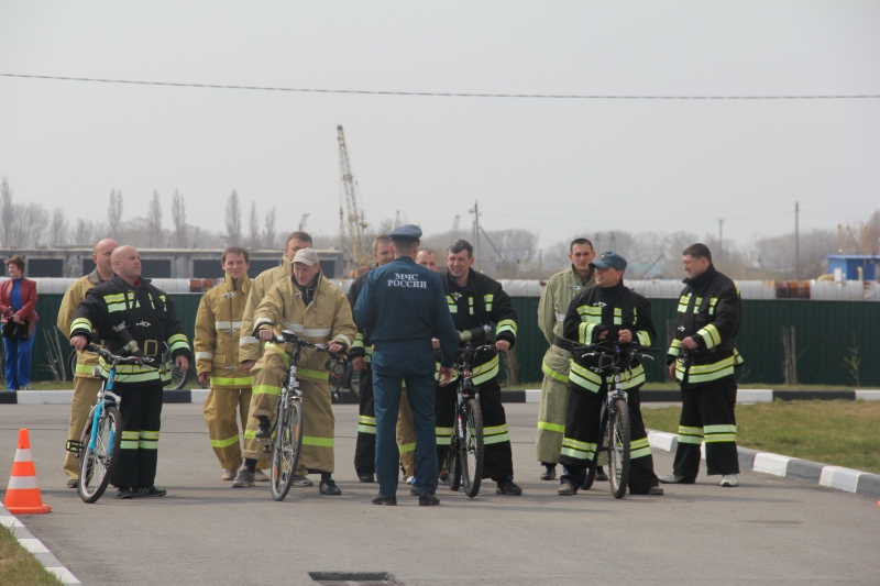 Сотрудники МЧС будут следить за порядком в парках на роликах и велосипедах