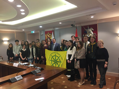 Столичные парламентарии познакомили молодежь с законодательной деятельностью