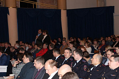 Жители Восточного округа выслушали отчет по итогам работы за 2015 г. начальника УВД по ВАО Сергея Плахих 