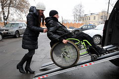 Заплатить за социальное такси можно картой москвича