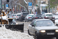 Коммунальные службы района перешли на круглосуточный режим работы в связи со снегопадом
